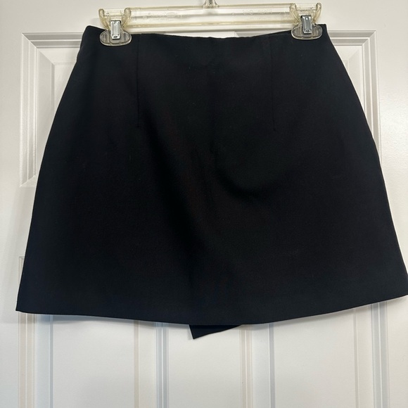 A&F Wrap Mini Skort - Picture 4 of 5
